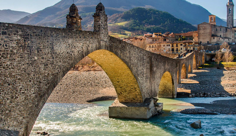 Ponte Gobbo di Bobbio di epoca romana in Val Trebbia a Piacenza
